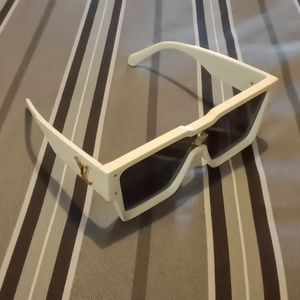 Louis Vuitton cyclone sunglasses unisex